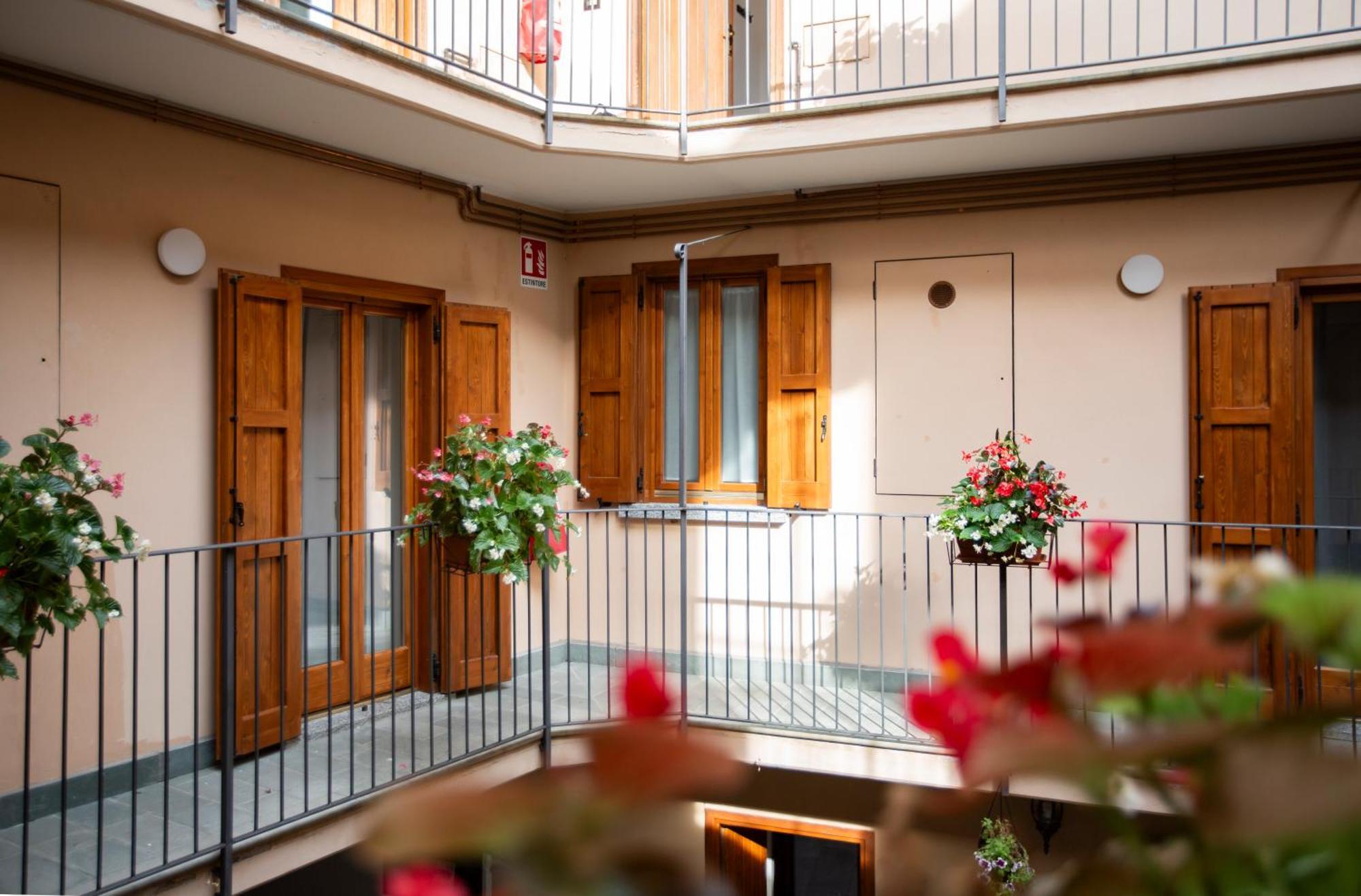 La Casa Del Sarto - Rooms And Apartments Lecco Luaran gambar