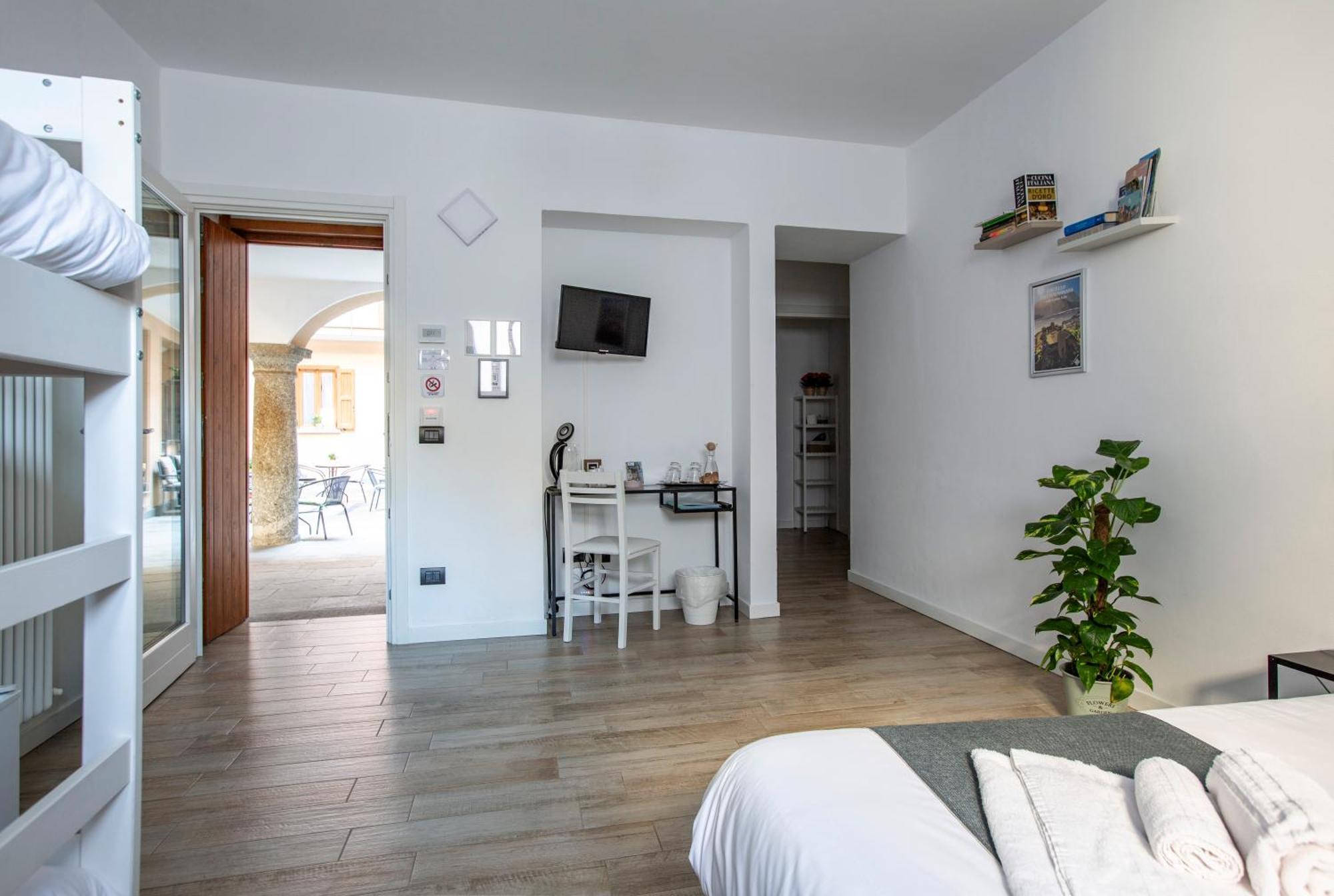 La Casa Del Sarto - Rooms And Apartments Lecco Luaran gambar