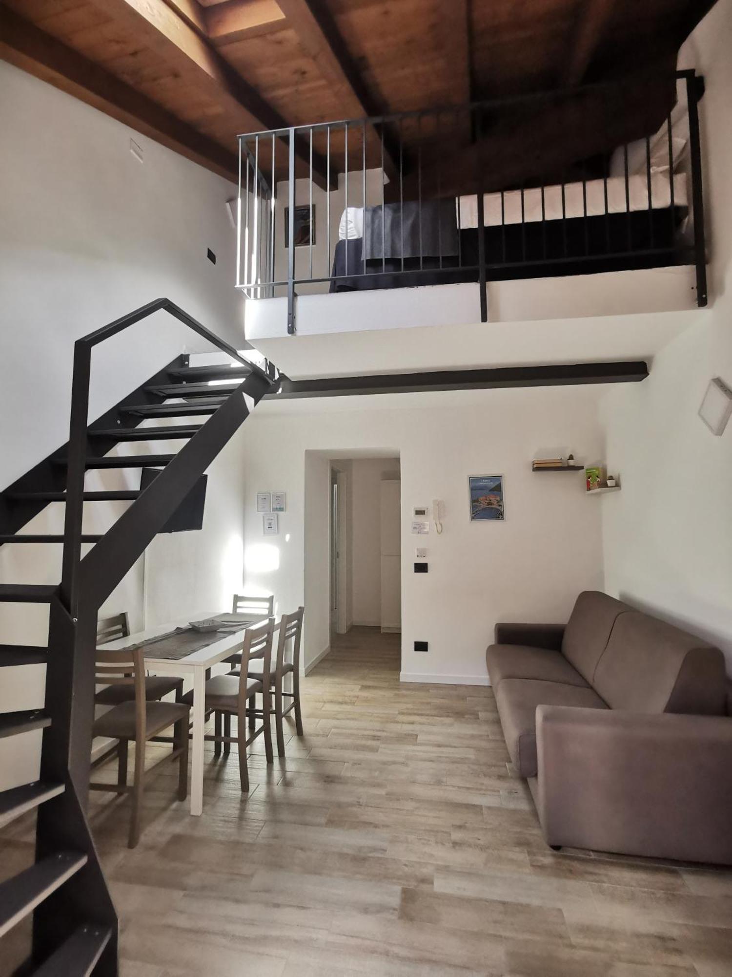 La Casa Del Sarto - Rooms And Apartments Lecco Luaran gambar